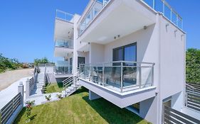 Eridon Suites